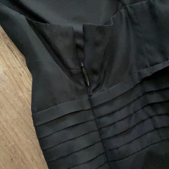 Juicy Couture size 2 , black with feathers 🪶 hem - Picture 4 of 8